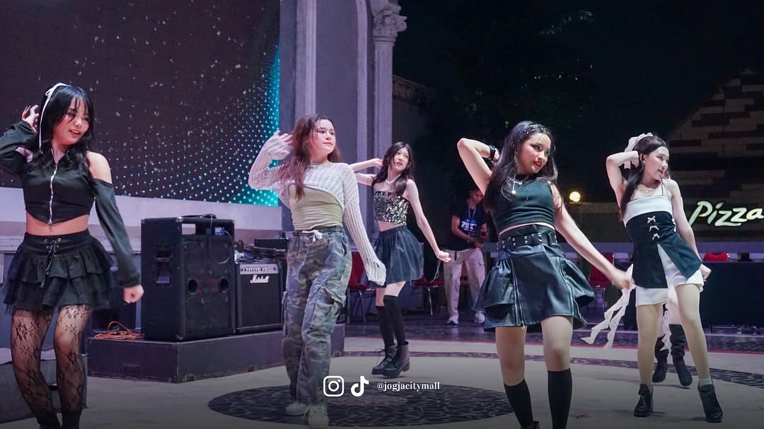 KESERUAN DANCE SHOWCASE DI JOGJA CITY MALL