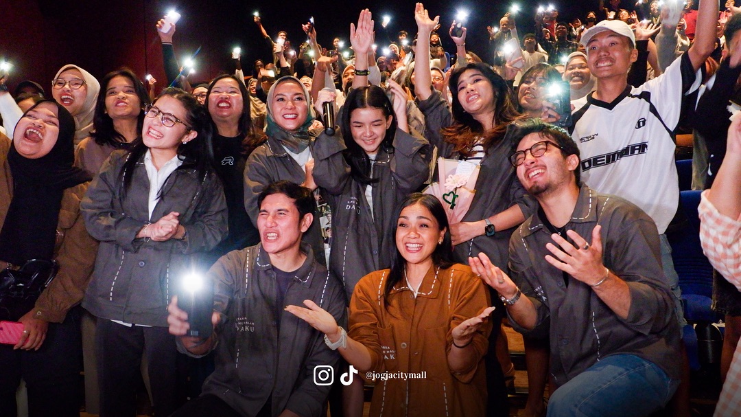 CINEMA VISIT WITH CAST FILM HANYA NAMAMU DALAM DOAKU