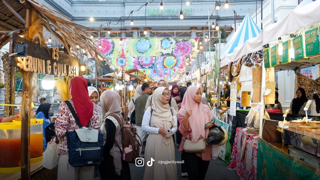 GREBEK UMKM & PASAR KANGEN RESMI DIBUKA, HADIRKAN RAGAM PRODUK UNGGULAN UMKM DAN JAJANAN TRADISIONAL NUSANTARA